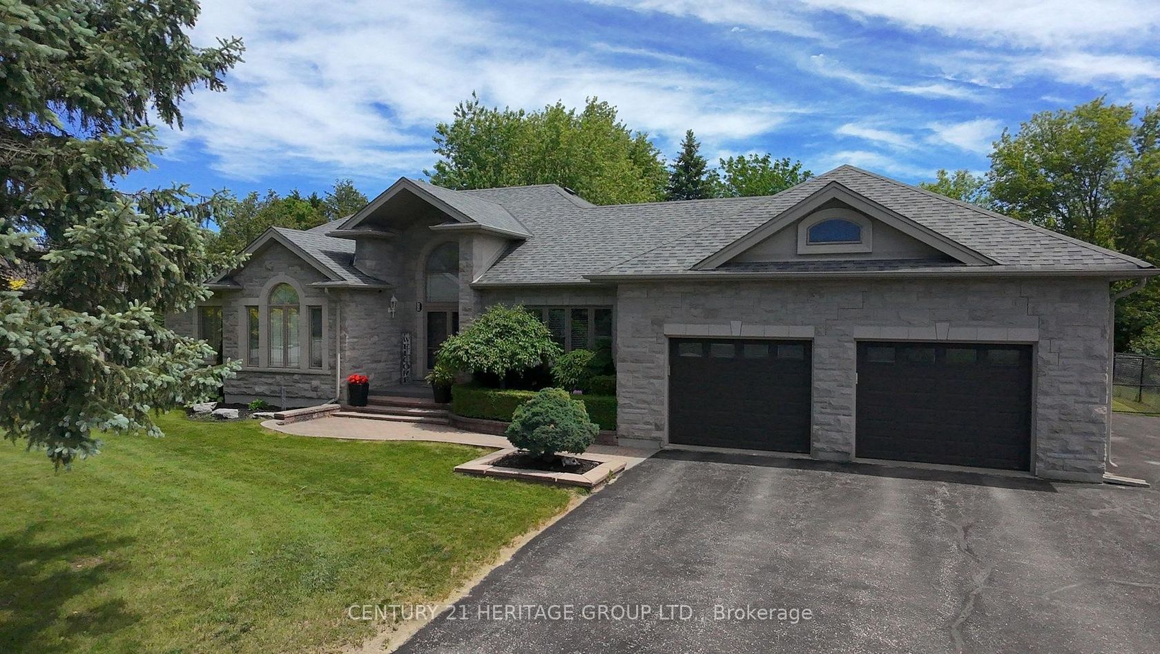49 Shore Crescent, Historic Lakeshore Communities, Georgina photo 3