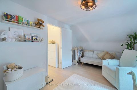 Photo 17 at 32 Castlebar Road, Queensway, Toronto