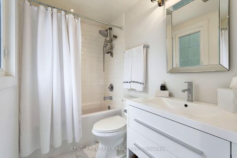 Photo 19 at 32 Castlebar Road, Queensway, Toronto