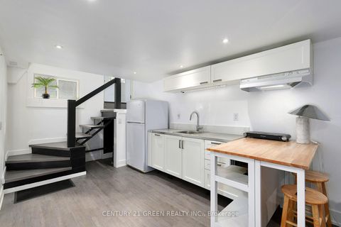 Photo 22 at 32 Castlebar Road, Queensway, Toronto