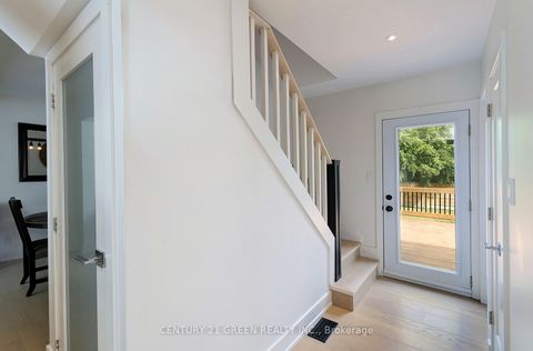 Photo 26 at 32 Castlebar Road, Queensway, Toronto