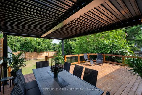 Photo 31 at 32 Castlebar Road, Queensway, Toronto