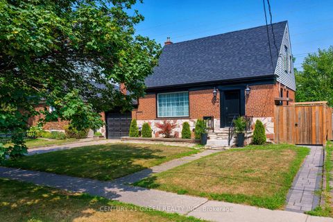Photo 35 at 32 Castlebar Road, Queensway, Toronto