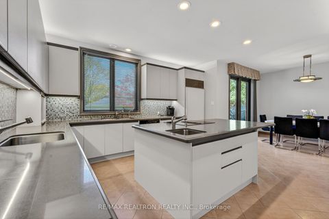 Photo 23 at 15 Sunforest Court, Newtonbrook West, Toronto