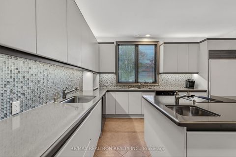 Photo 26 at 15 Sunforest Court, Newtonbrook West, Toronto