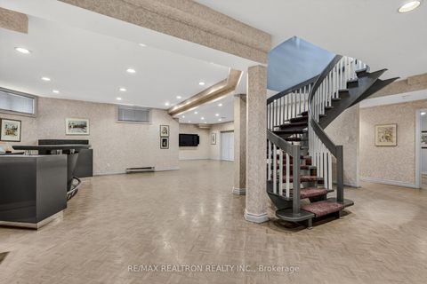 Photo 32 at 15 Sunforest Court, Newtonbrook West, Toronto