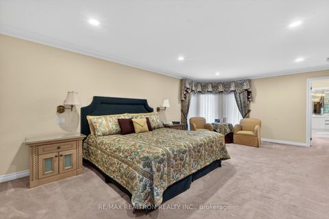 Photo 35 at 15 Sunforest Court, Newtonbrook West, Toronto