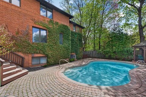 Photo 39 at 15 Sunforest Court, Newtonbrook West, Toronto