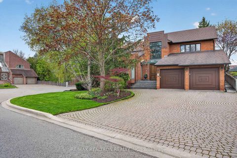 Photo 41 at 15 Sunforest Court, Newtonbrook West, Toronto