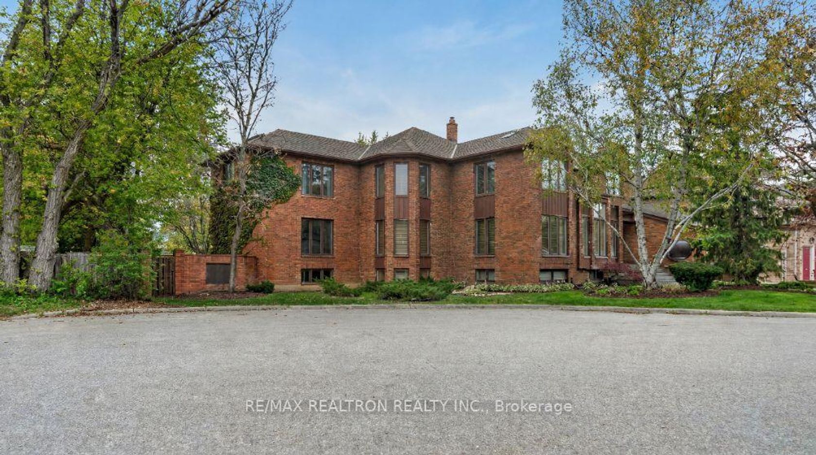 15 Sunforest Court, Newtonbrook West, Toronto 