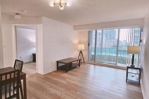 Photo 8 at 900 - 8 Pemberton Avenue, Newtonbrook East, Toronto