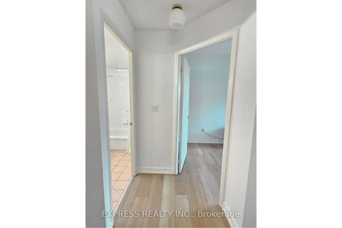Photo 13 at 900 - 8 Pemberton Avenue, Newtonbrook East, Toronto