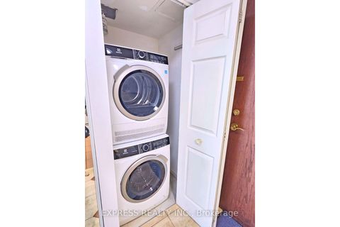 Photo 24 at 900 - 8 Pemberton Avenue, Newtonbrook East, Toronto