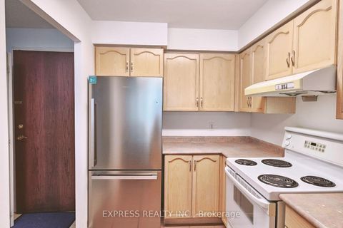 Photo 25 at 900 - 8 Pemberton Avenue, Newtonbrook East, Toronto