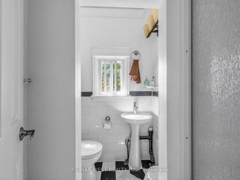 Photo 5 at 50 Albany Avenue, Annex, Toronto