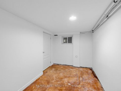 Photo 30 at 50 Albany Avenue, Annex, Toronto