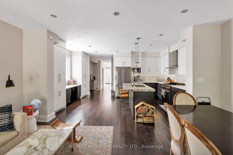 Photo 12 at 194 Erskine Avenue, Mount Pleasant East, Toronto