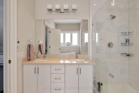 Photo 21 at 194 Erskine Avenue, Mount Pleasant East, Toronto