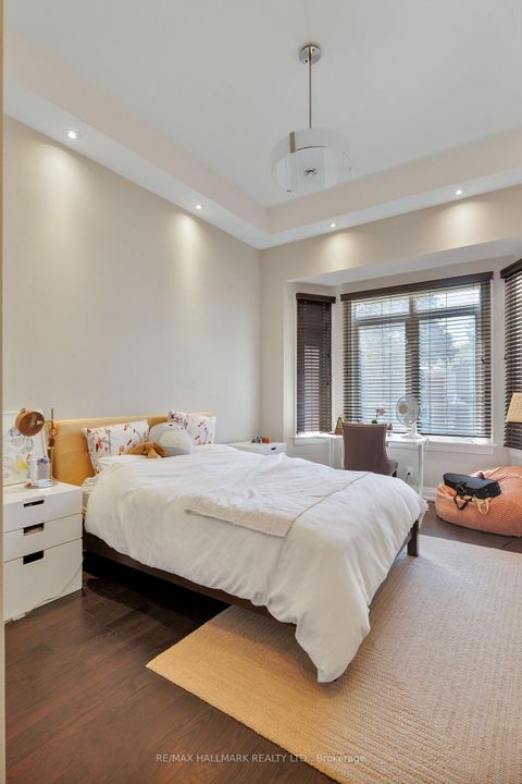 Photo 24 at 194 Erskine Avenue, Mount Pleasant East, Toronto