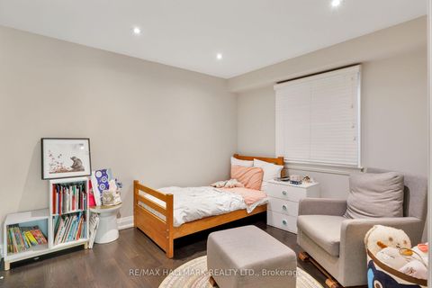 Photo 28 at 194 Erskine Avenue, Mount Pleasant East, Toronto