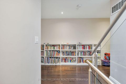 Photo 30 at 194 Erskine Avenue, Mount Pleasant East, Toronto