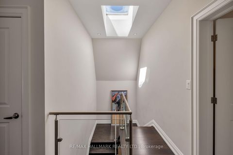 Photo 31 at 194 Erskine Avenue, Mount Pleasant East, Toronto