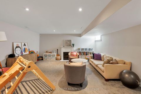 Photo 34 at 194 Erskine Avenue, Mount Pleasant East, Toronto