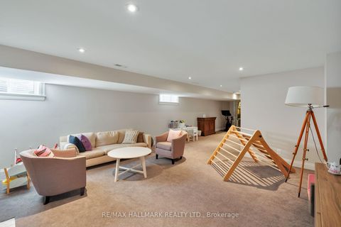 Photo 35 at 194 Erskine Avenue, Mount Pleasant East, Toronto
