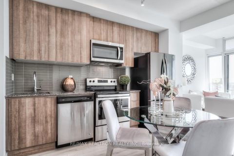 Photo 9 at 628 - 621 Sheppard Avenue E, Bayview Village, Toronto