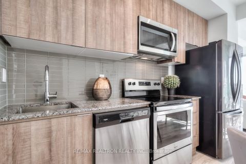 Photo 10 at 628 - 621 Sheppard Avenue E, Bayview Village, Toronto