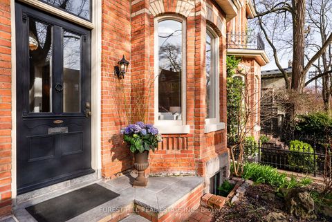 Photo 3 at 451 Sackville Street, South St. James Town, Toronto