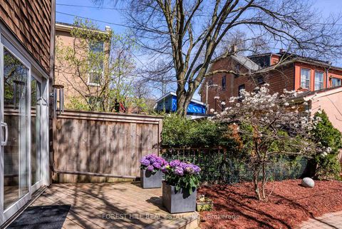 Photo 10 at 451 Sackville Street, South St. James Town, Toronto