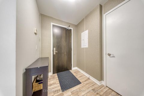 Photo 3 at 802 - 840 Queens Plate Drive, Clairville, Toronto