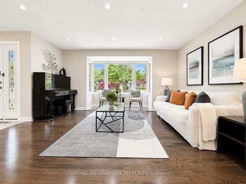 Photo 9 at 67 Grove Park Crescent, Don Valley Village, Toronto