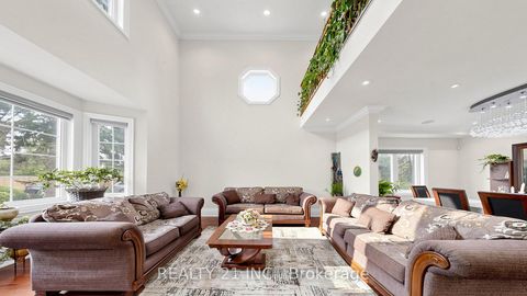 Photo 2 at 3 Stinson Circle, Parkview, Toronto