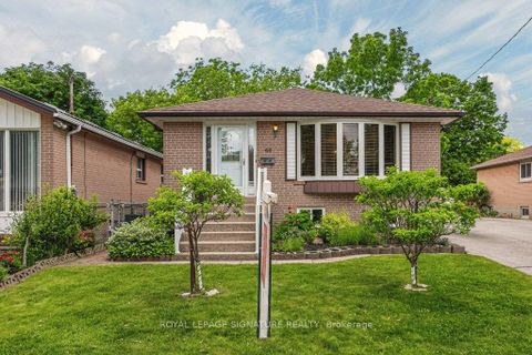 Photo 2 at 44 Rowallan Drive, West Hill, Toronto