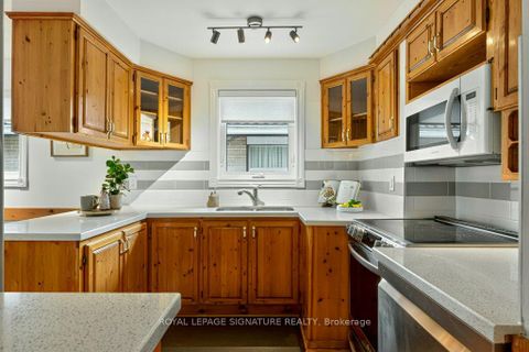 Photo 13 at 44 Rowallan Drive, West Hill, Toronto