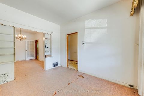 Photo 5 at 160 Coxwell Avenue, Coxwell, Toronto