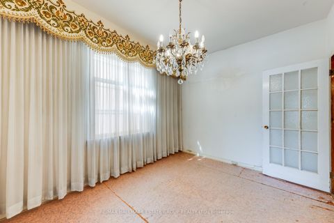 Photo 7 at 160 Coxwell Avenue, Coxwell, Toronto