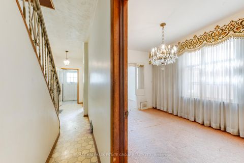 Photo 10 at 160 Coxwell Avenue, Coxwell, Toronto