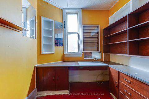 Photo 14 at 160 Coxwell Avenue, Coxwell, Toronto