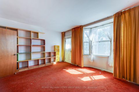 Photo 21 at 160 Coxwell Avenue, Coxwell, Toronto