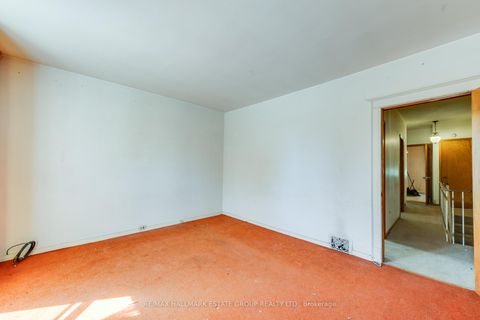 Photo 22 at 160 Coxwell Avenue, Coxwell, Toronto