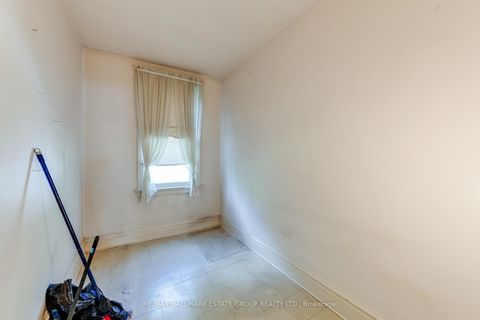 Photo 26 at 160 Coxwell Avenue, Coxwell, Toronto