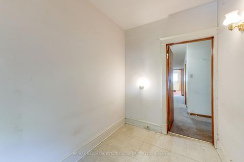 Photo 27 at 160 Coxwell Avenue, Coxwell, Toronto