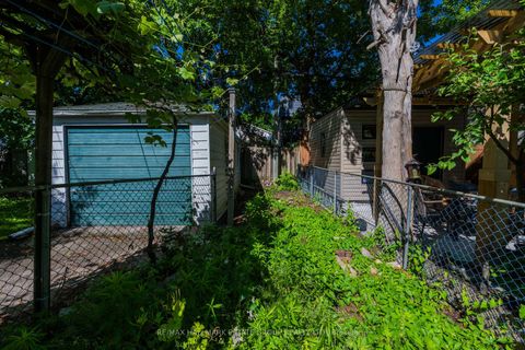 Photo 46 at 160 Coxwell Avenue, Coxwell, Toronto