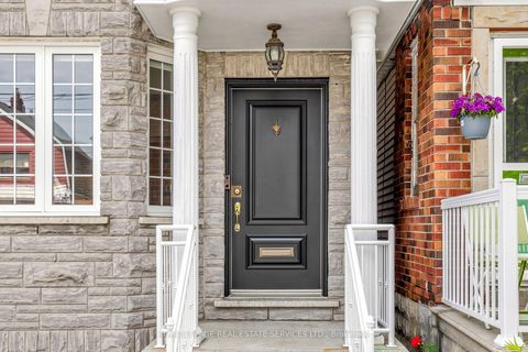 Photo 2 at 256 Earlscourt Avenue, Fairbank, Toronto