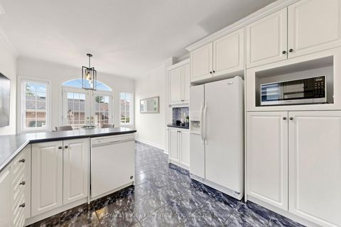 Photo 11 at 256 Earlscourt Avenue, Fairbank, Toronto