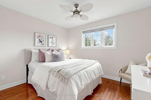Photo 19 at 256 Earlscourt Avenue, Fairbank, Toronto