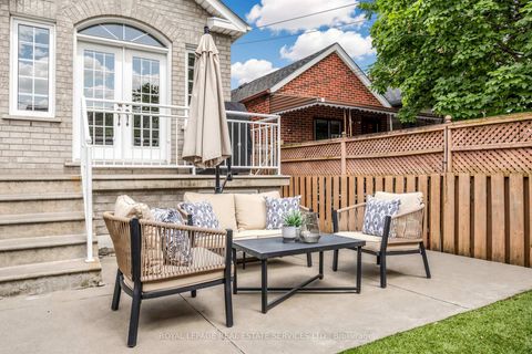 Photo 31 at 256 Earlscourt Avenue, Fairbank, Toronto